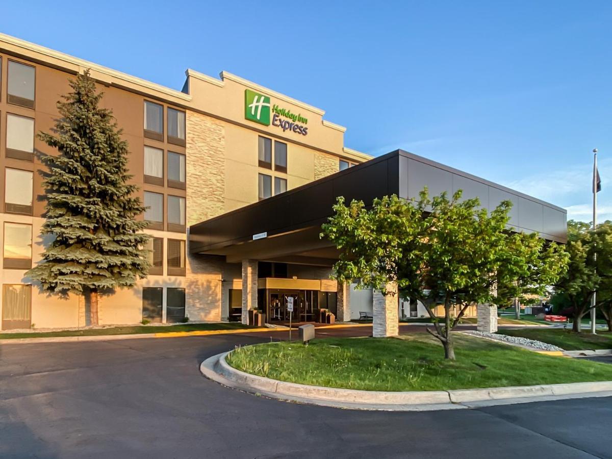 Holiday Inn Express Flint-Campus Area By Ihg Exterior photo