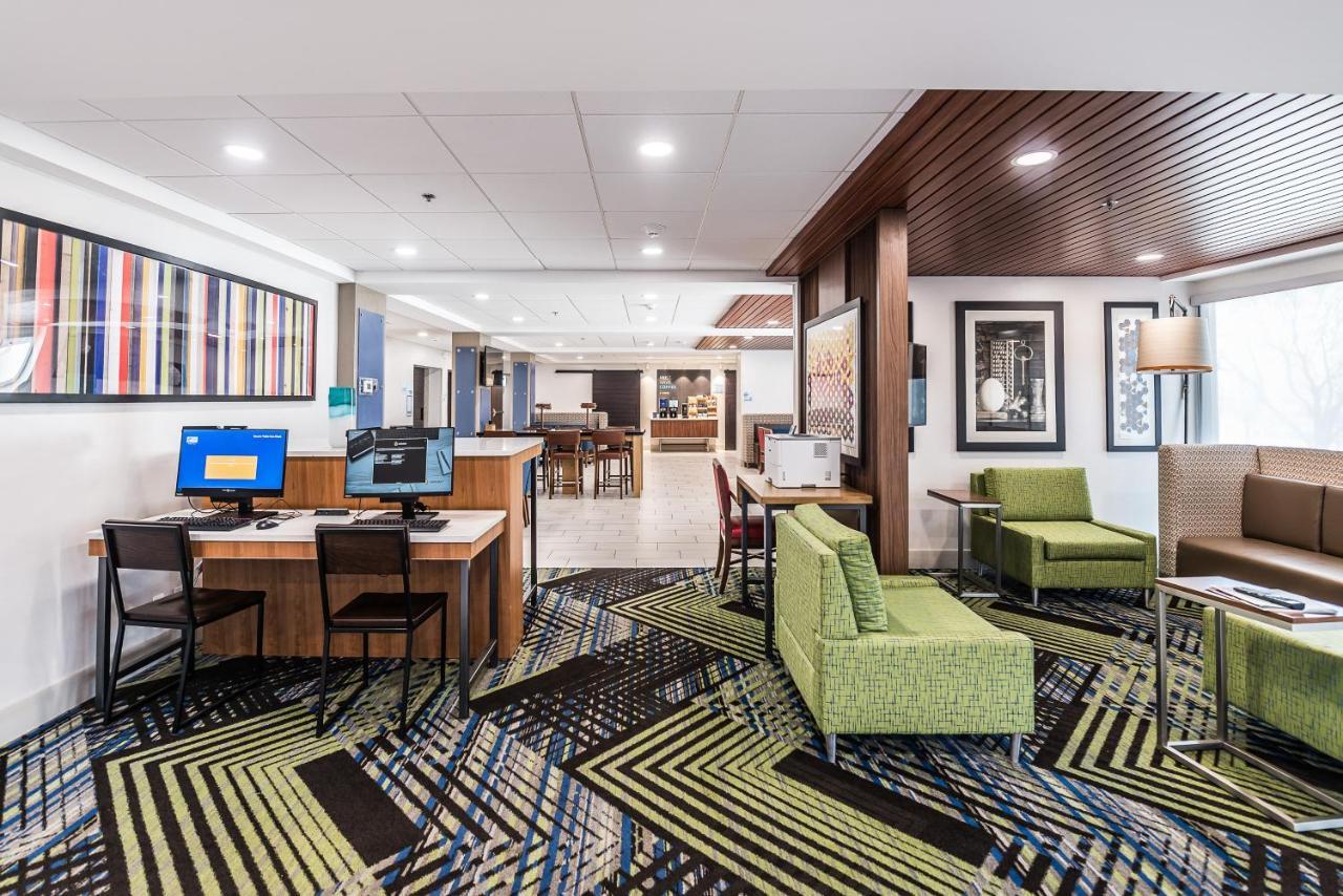 Holiday Inn Express Flint-Campus Area By Ihg Exterior photo