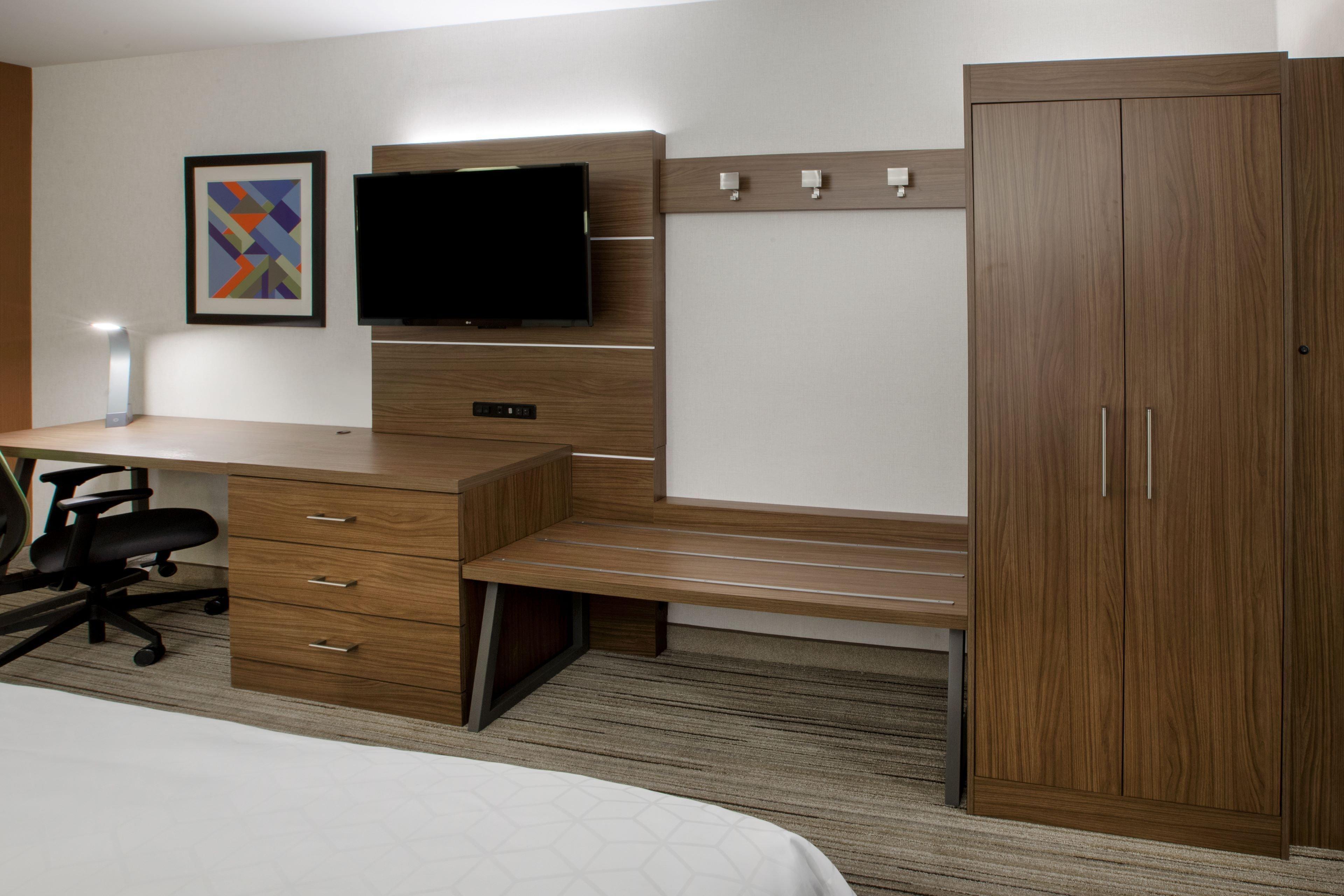 Holiday Inn Express Flint-Campus Area By Ihg Exterior photo