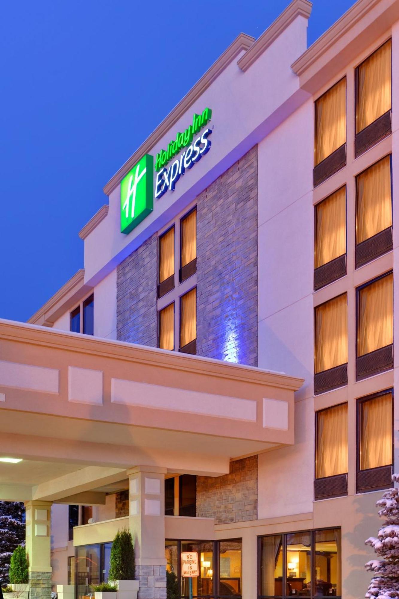 Holiday Inn Express Flint-Campus Area By Ihg Exterior photo
